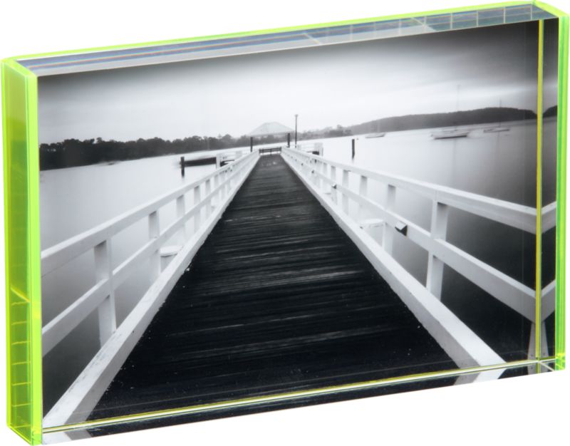 green frame 6.25"Wx.75"Dx4"H (holds one 4"x6" photo).