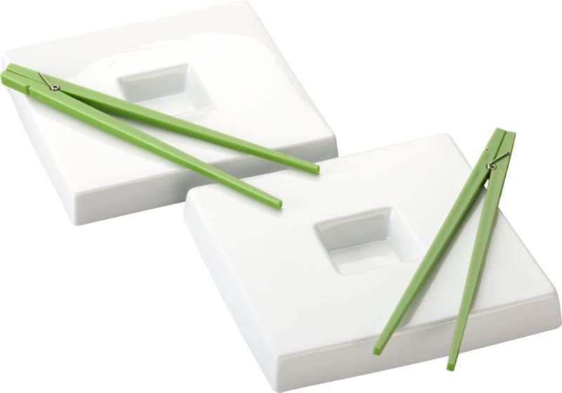 2-piece set: two green 9" chopsticks, two 7" sq. sushi plates.