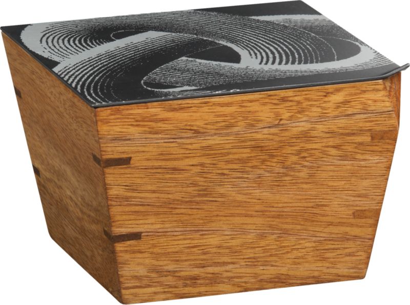 flipped large box. 6"Wx6"Dx4"H