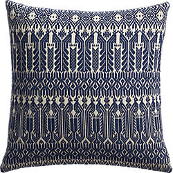 izel 18" pillow
