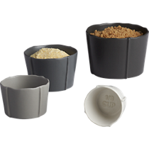 pinch grey measuring cups