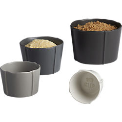 pinch grey measuring cups