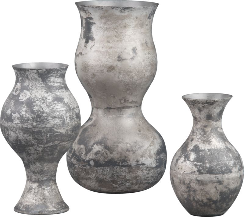relic vases