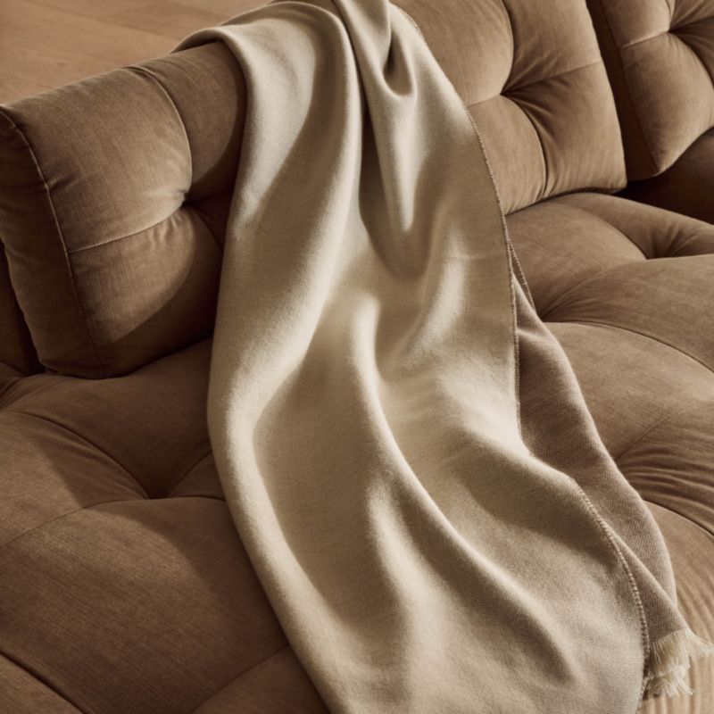  Pillows & Throws 