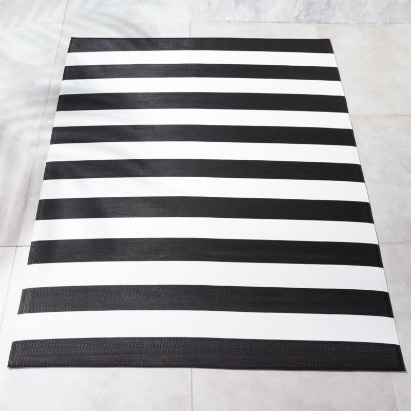 Black and White Outdoor Rug 8'x10'