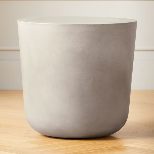 Featured image of post Cb2 Ivory Concrete Side Table - I am selling this as i am moving to overseas, used.