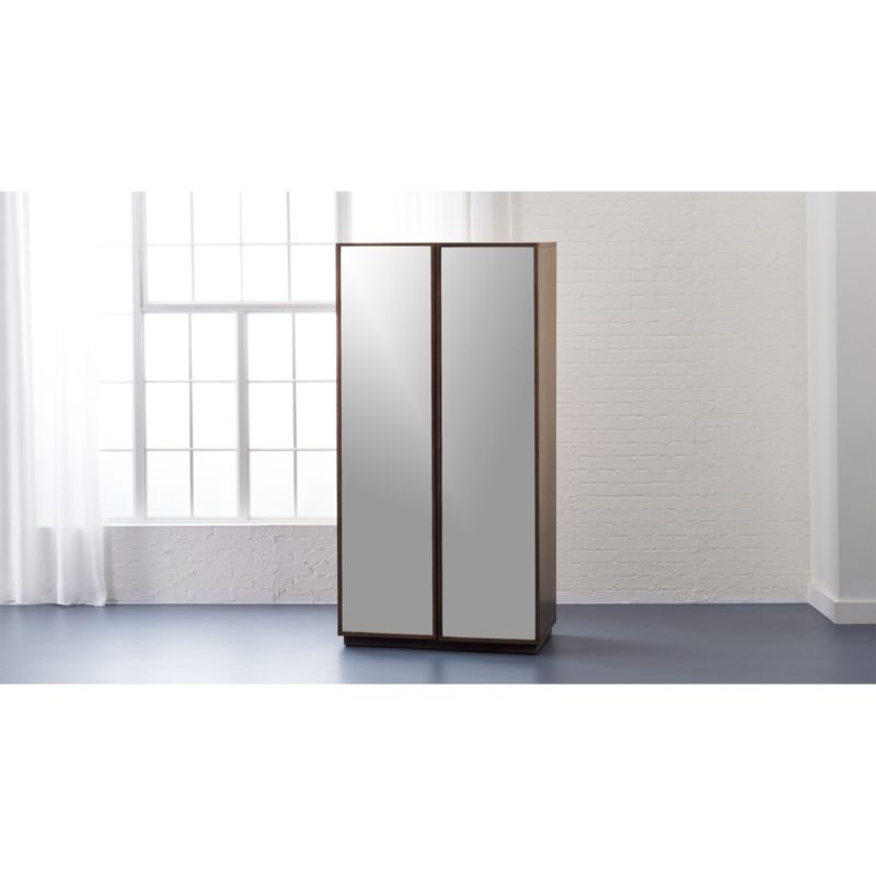 ReflectionWardrobeSHS16_16x9?$web_zoom_furn_hero$